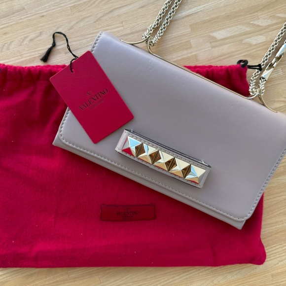 Valentino Garavani Va Va Voom Clutch Bag in Pastel Pink Leather - Picture 10 of 11